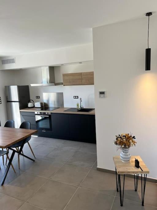 Logement Neuf-Ghisonaccia Centre, A 5Min De La Mer Luaran gambar